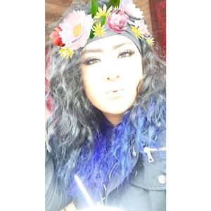 Meet your Posher, Damaris